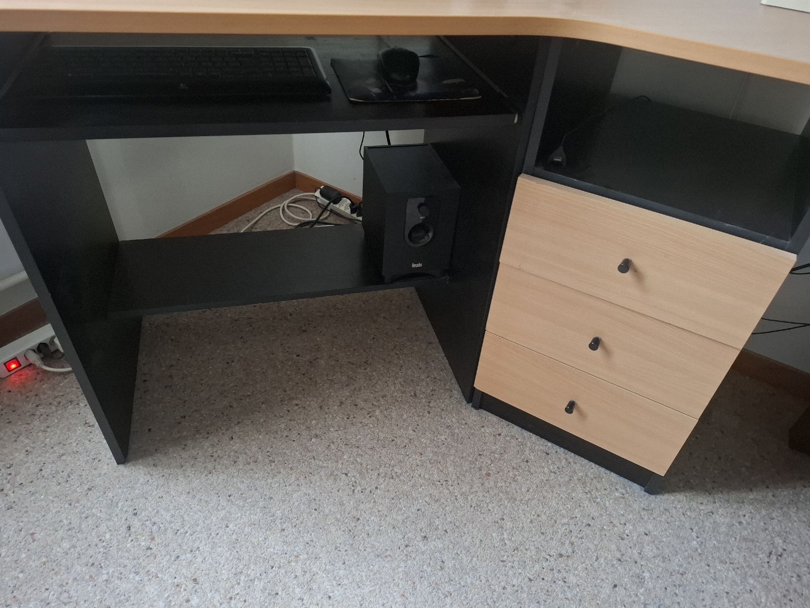 Scrivanie: Computertisch Eckschreibtisch Holzoptik – Usato da Burgdorf venduto da Papagei 1