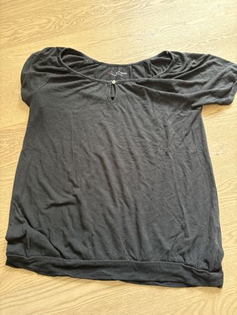 Schwarzes Shirt von Esprit Grösse M