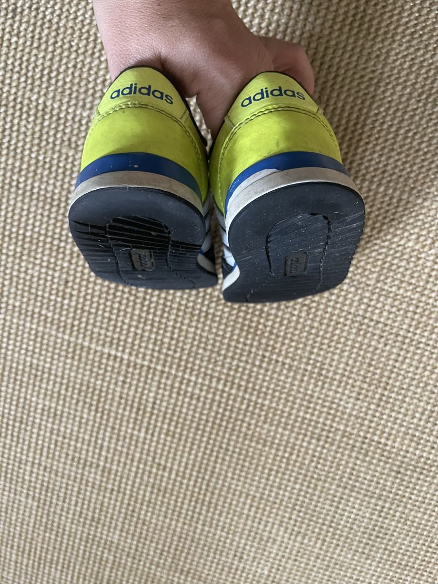 Adidas Scarpe per ragazzi: Adidas Kinderschuhe, Grösse 24  – Usato da Hirzel venduto da carta9 2