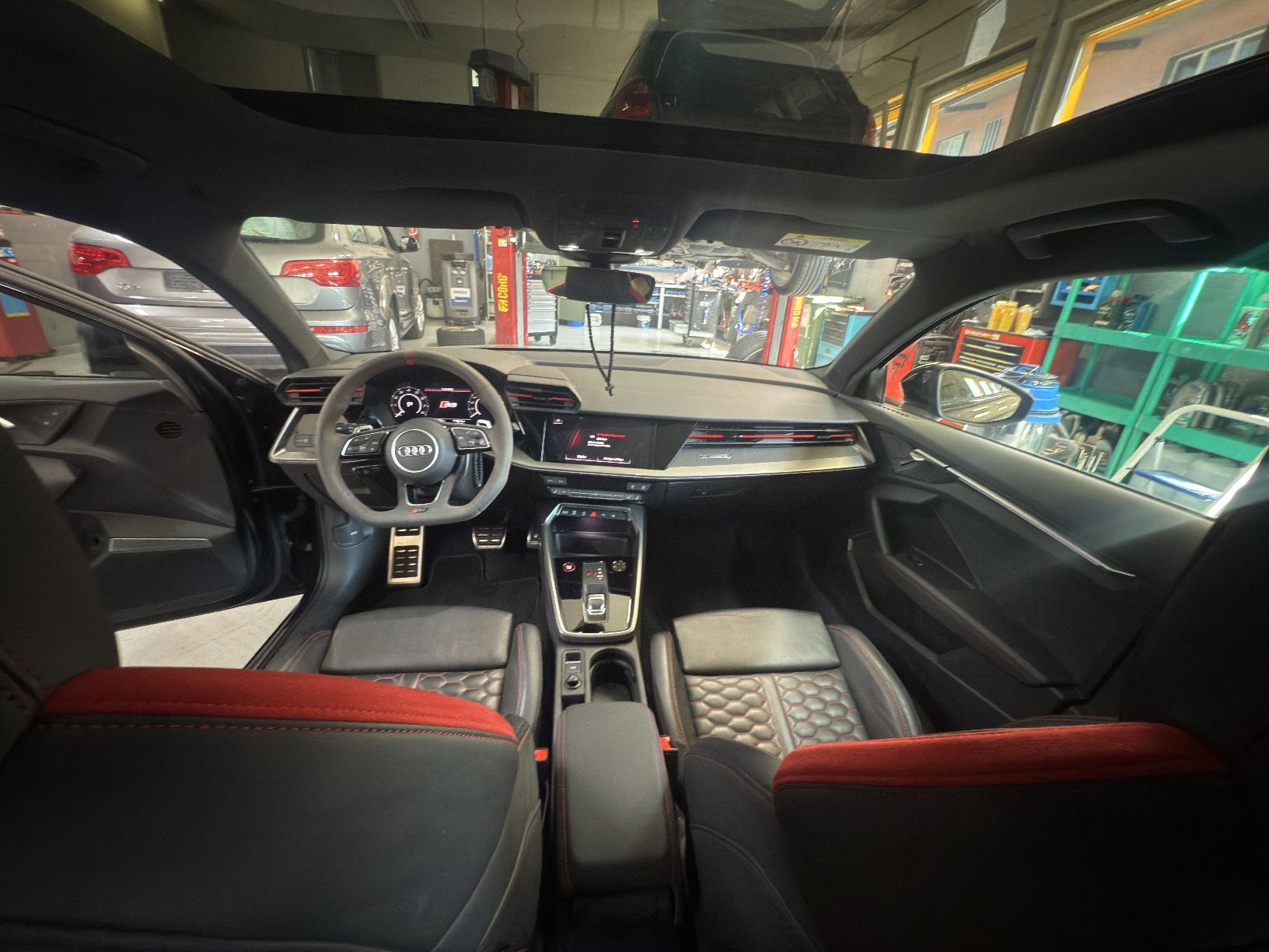 Audi Automobili: Audi RS3 8Y – Usato da Root venduto da Audi_21 1