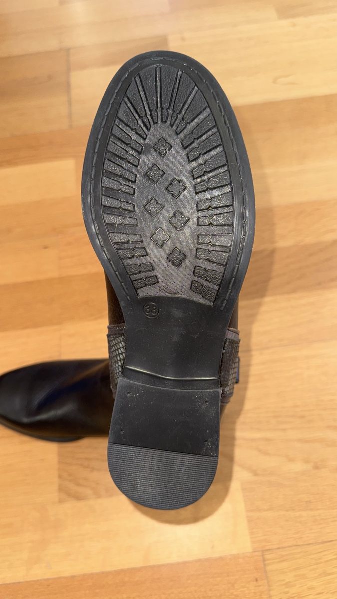 Chaussures femmes: Stiefelette, schwarz, 38 – D'occasion à Gümligen par morticiaaddams 3
