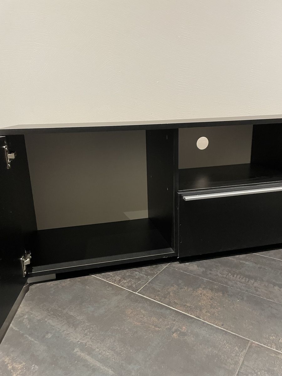Ikea TV Möbel: Schwarzes TV-Möbel – Gebraucht aus Rüderswil von JLeuenberger81 1