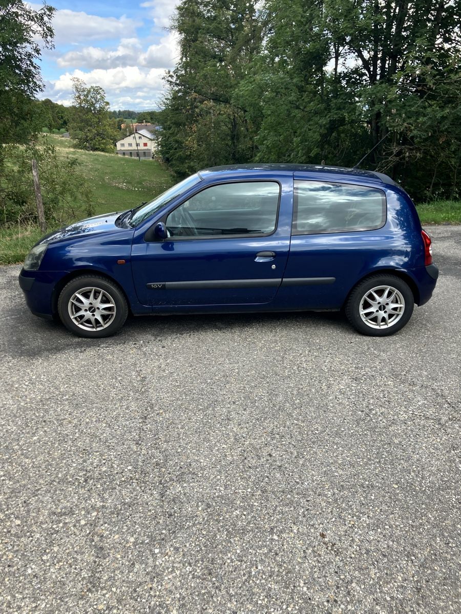 Renault Autos: Renault Clio 2 1.2 16v – Defekt aus La Chaux-de-Fonds von cta_gfq8 6