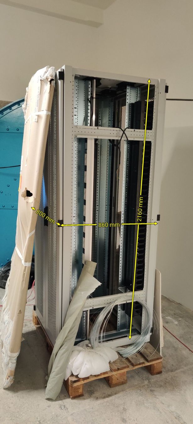 Racks & Ständer: Netzwerkgehäuse, Netzwerkschrank, Neu – Neu und originalverpackt aus Erstfeld von Bini-CH 7