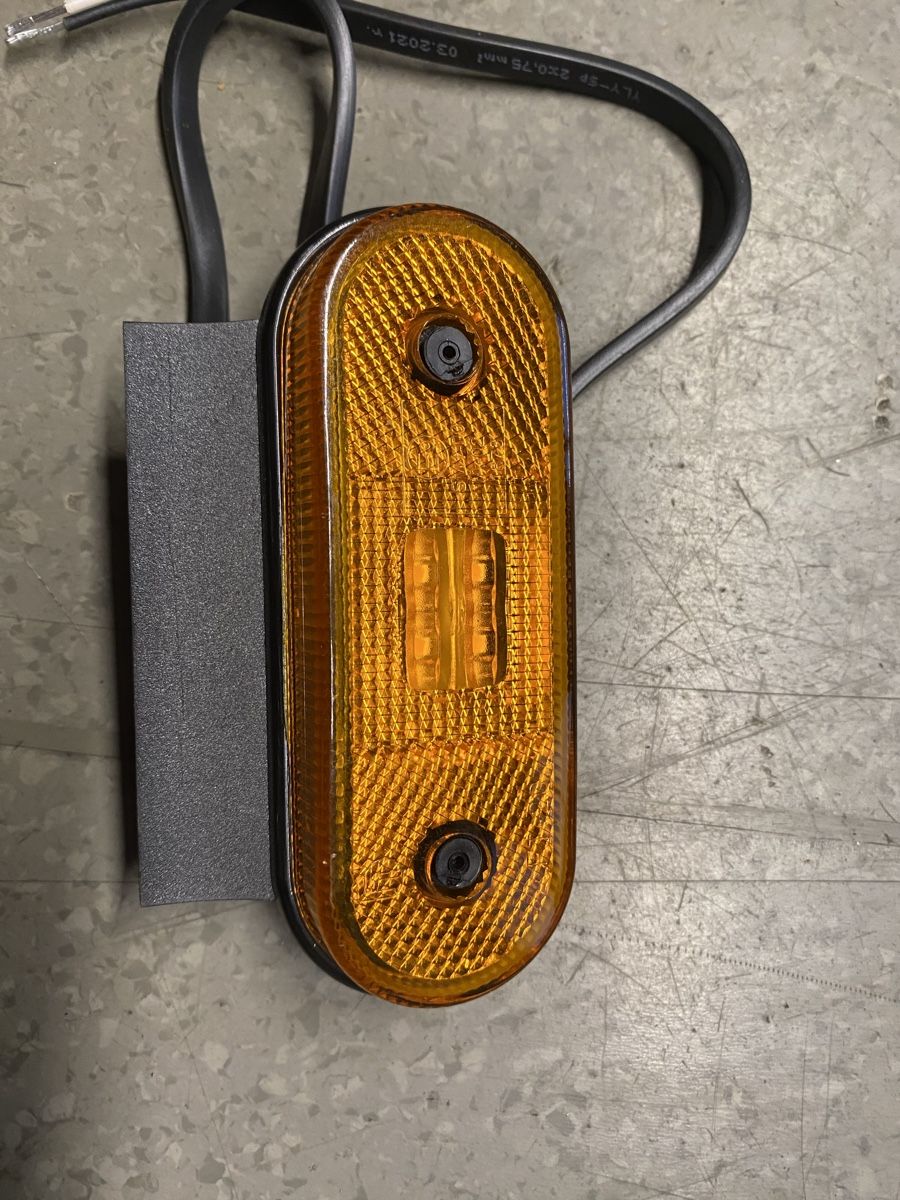 Alle Ersatzteile: Seitenlampen Positionsleuchten 12V / 24V – Neu und originalverpackt aus Marthalen von ml740 3