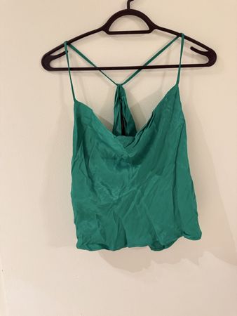 Top Zara vert satiné, taille M - Élégant pour l'été!