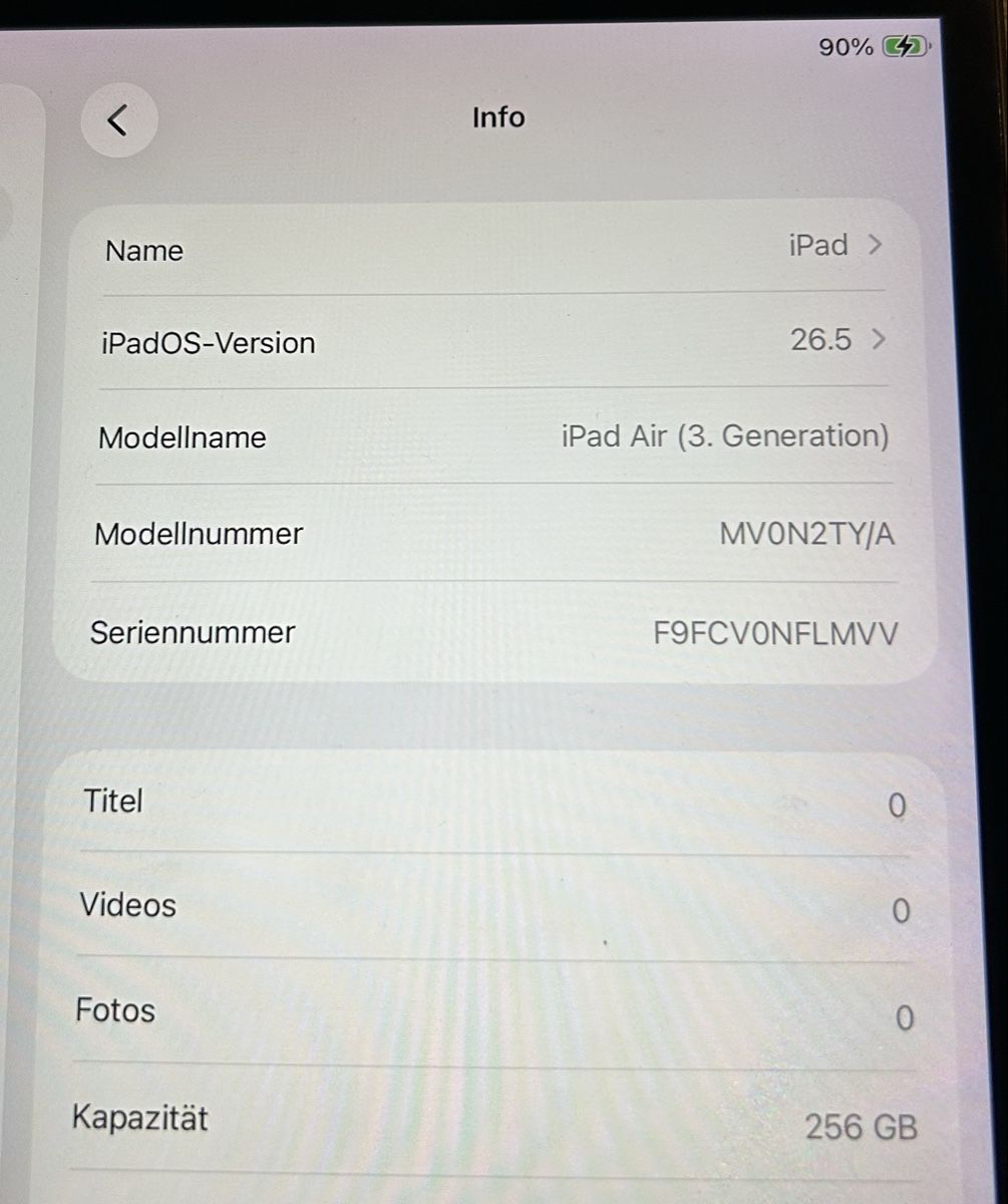 Apple Tablet PC: iPad Air 3. gen. Mit Tastatur  – Gebraucht aus Zug von nic_klq5 2