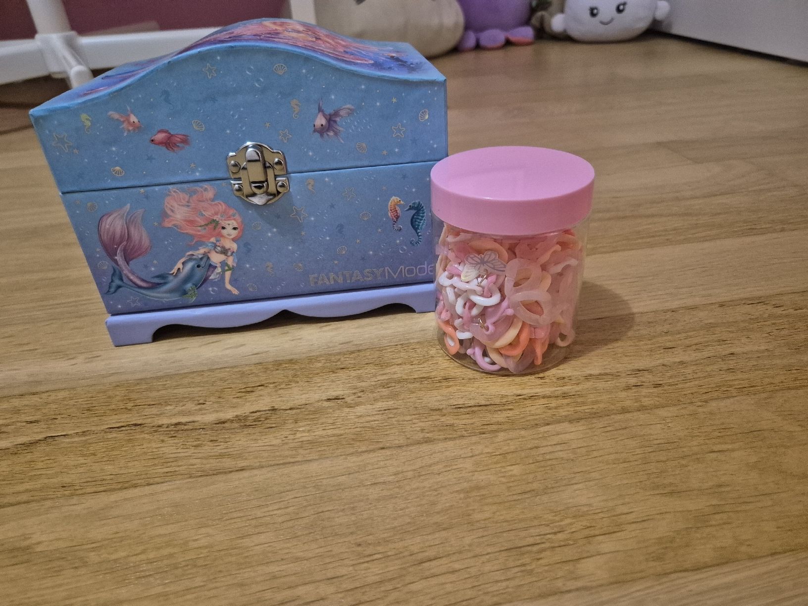 Giocattoli: Schmuckböxchen und DIY Ketten Set – Usato da Therwil venduto da srl_67bl