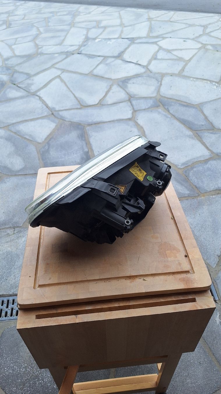 VW Fari: VW Golf 4 Xenon Scheinwerfer Rechts – Usato da Li Curt venduto da F..R 1
