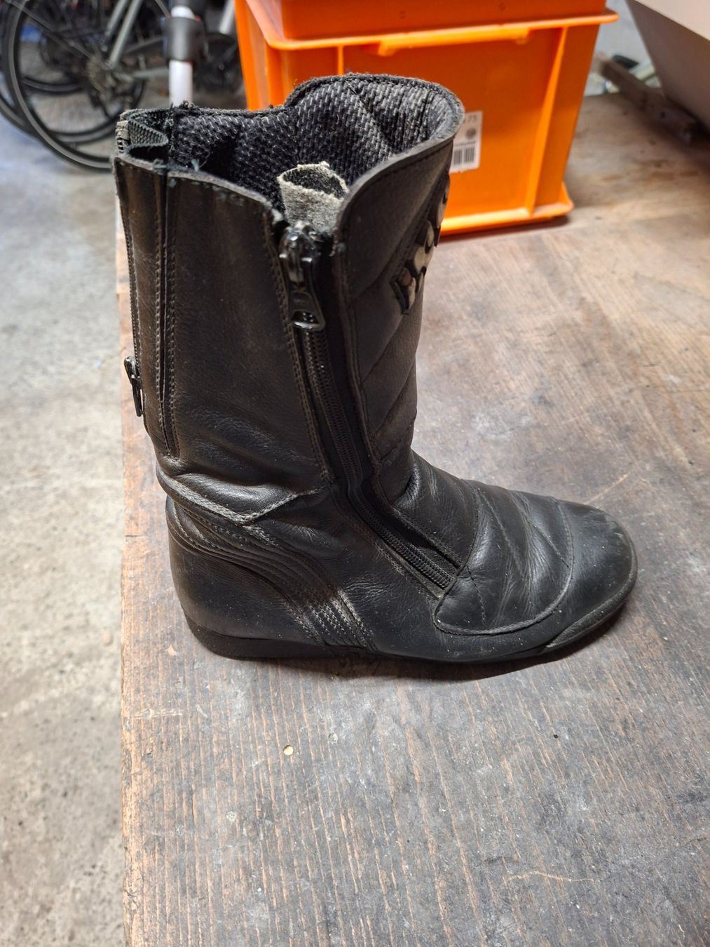 IXS Chaussures femmes: Motoradstiefel von IXS Gr. 38 – D'occasion à Richenthal par lisa03 1