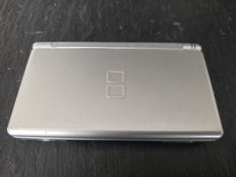 Nintendo DS Lite Konsolemit kleinem Defekt am Display