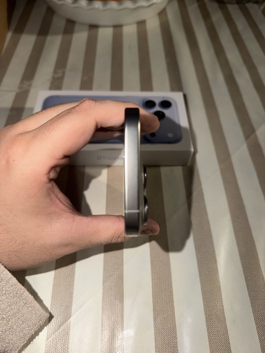Apple Telefoni cellulari / Smartphones: iPhone 16 Pro, 256 GB, Natural Titanium – Usato da St. Gallen venduto da Simonefrt68 3