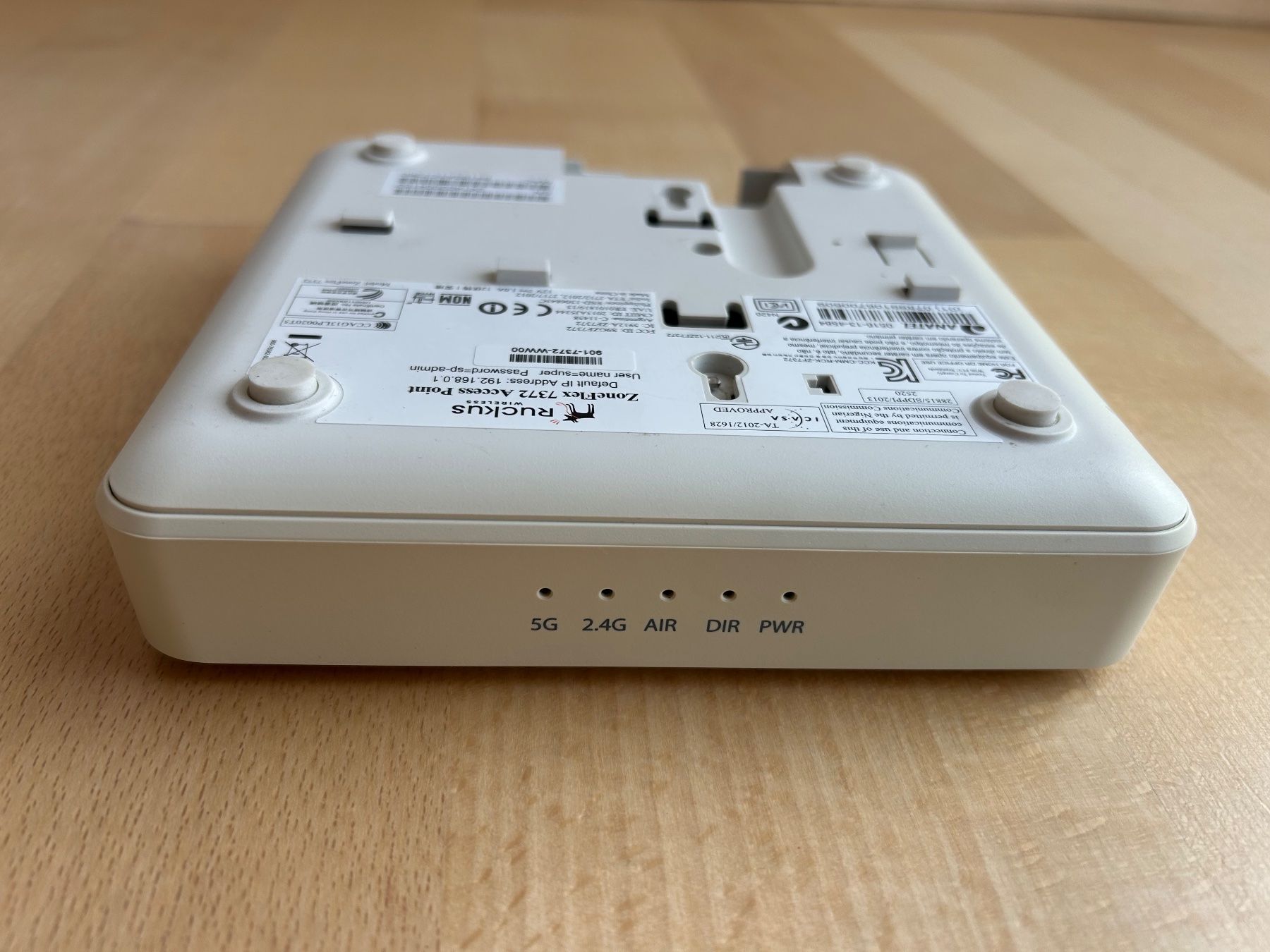 Modem & Router: Ruckus ZoneFlex 7372 Wireless Access Point (WLAN) – Usato da Bremgarten AG venduto da Auctionforyou 4