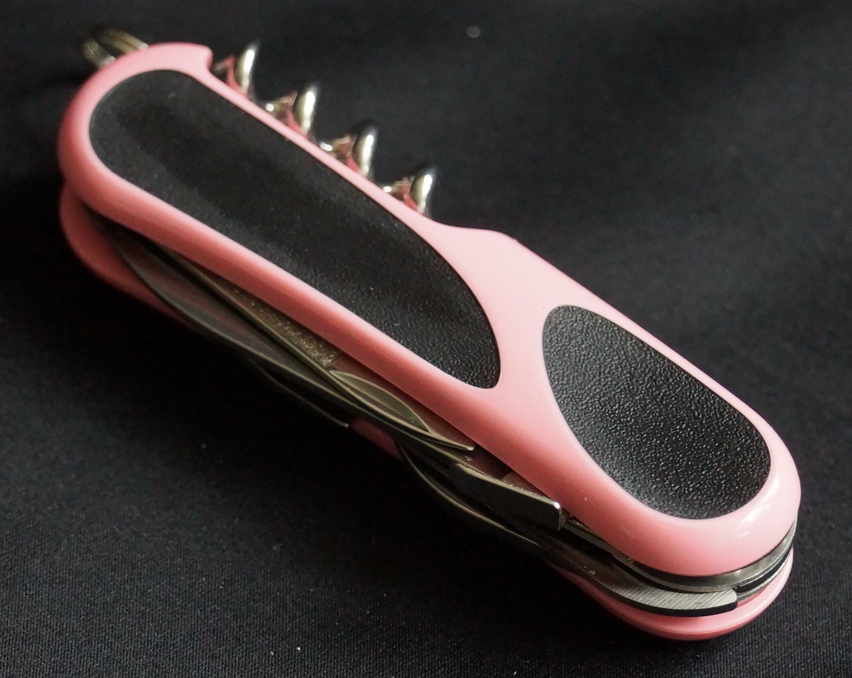 Wenger Taschenmesser: Wenger  Evolution S13 Rosa. Neu. Mit Klingen Arretierung. – Neu und originalverpackt aus Thun von Dl3604 3