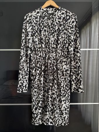 MARCCAIN Kleid Blumenmuster Grösse N4 schwarz-weiss