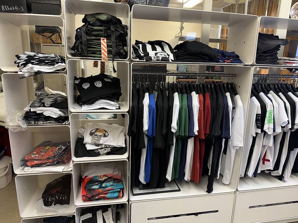 Altro in Decorazioni & Accessori: Ladeneinrichtung – Usato da Unterterzen venduto da madstruga 3