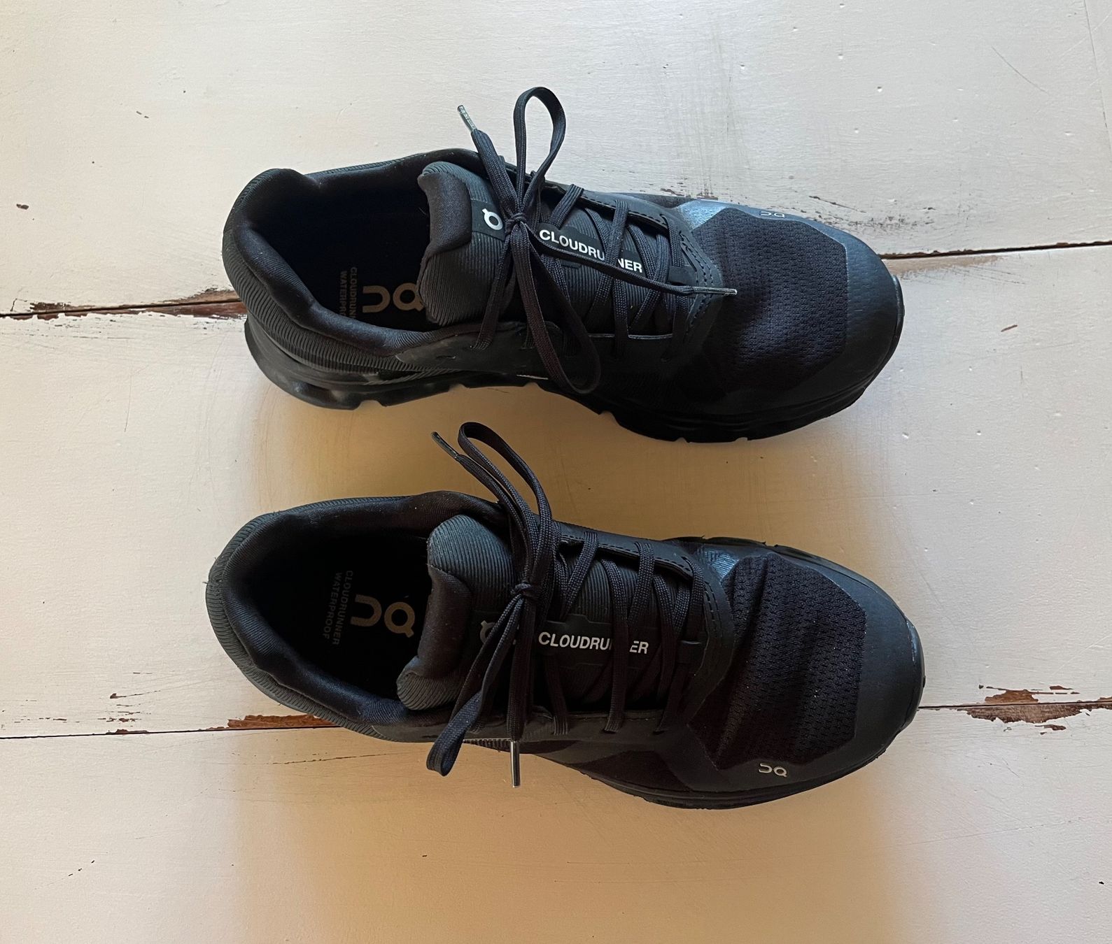 On Scarpe da donna: ON° Cloudrunner waterproof Schuhe Grösse 38,5 – Usato da Bonstetten venduto da Sinilu 3