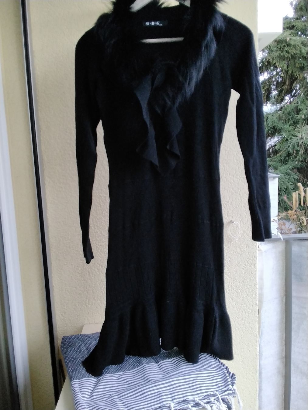 Vestiti: KASCHMIR KLEID SCHWARZ GR. S – Usato da Biel/Bienne venduto da dasi3