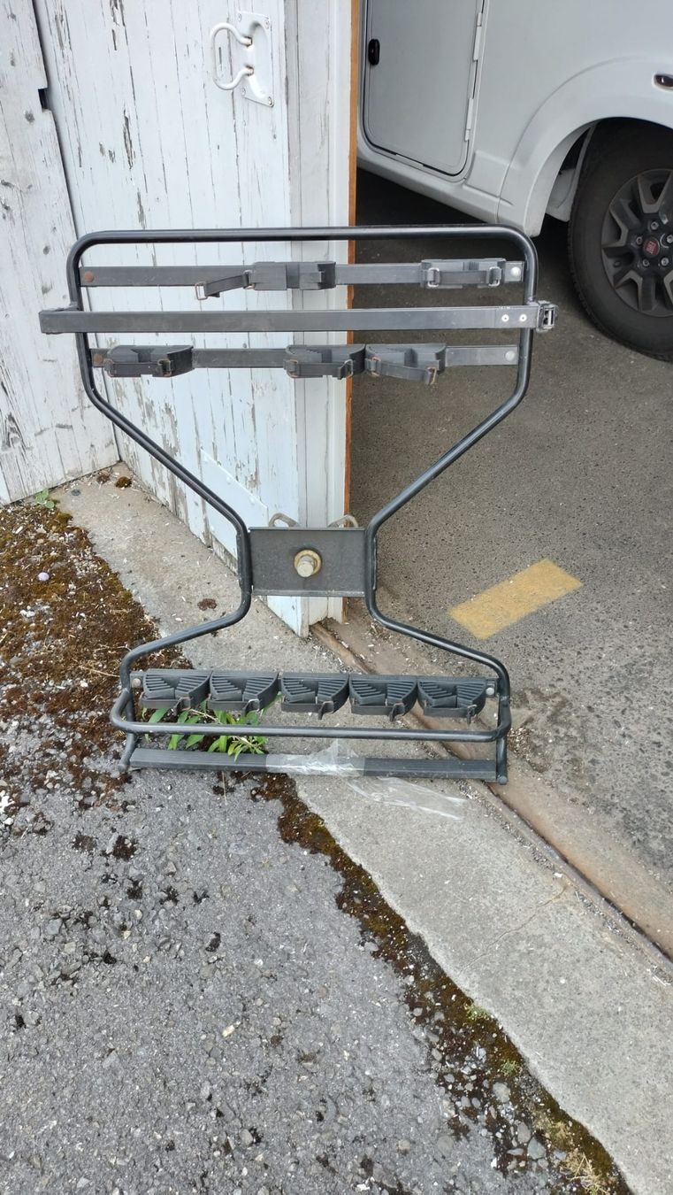 Autres accessoires p. véhicule: Skiträger Pajero Reserverad – D'occasion à Wynau par jolimeela