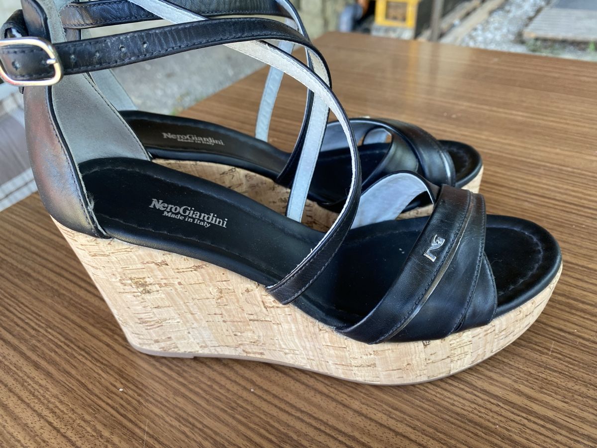 Chaussures femmes: Nero Giardini Sandalen, Gr.  38 – D'occasion à Kreuzlingen par nik_d2fj 1