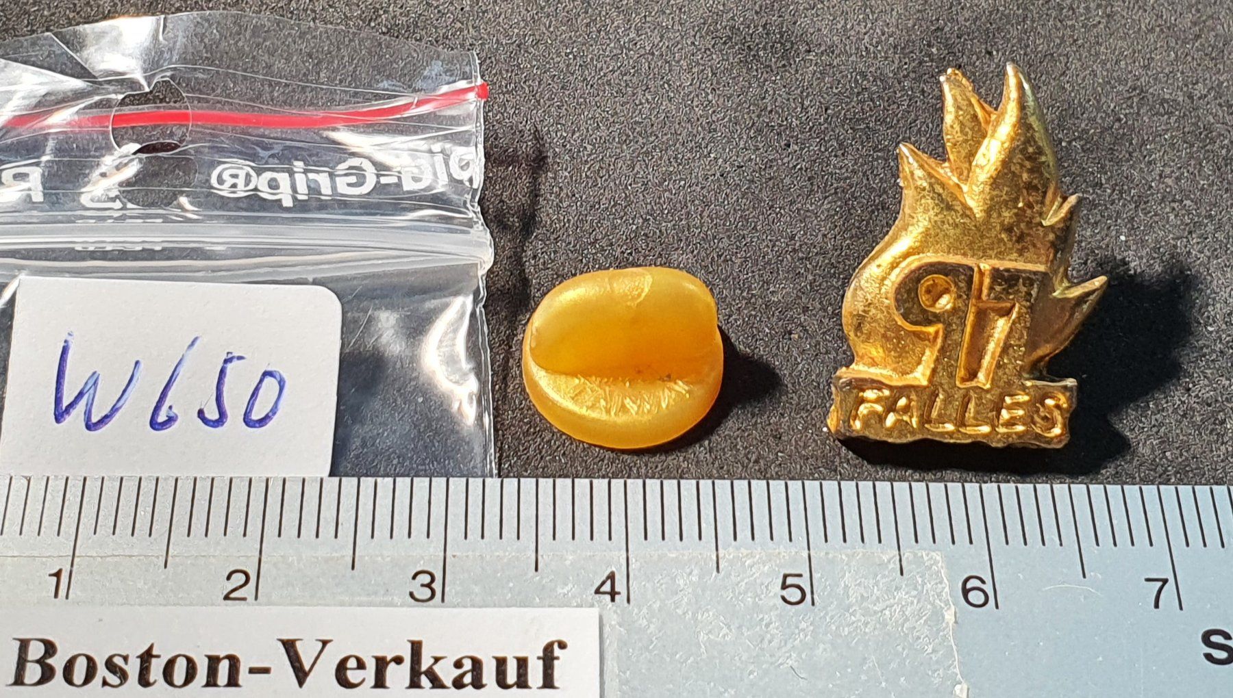 Placchette & Badge: W650 - Goldiger 3D Pin - 97 FALLES – Usato da Reinach BL venduto da Boston-Verkauf 1