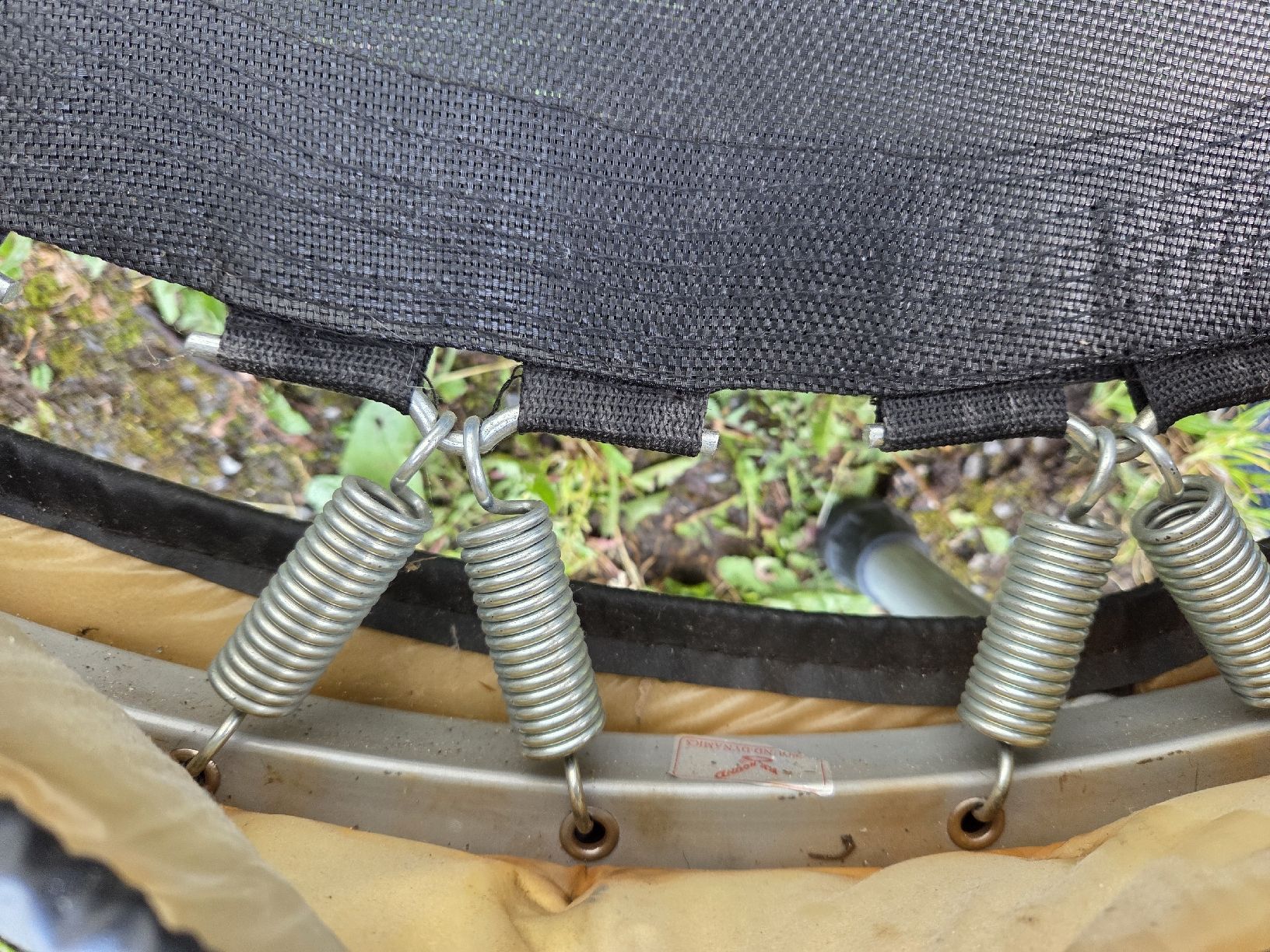 Trampolini: schwarzes Kindertrampolin – Usato da Wädenswil venduto da weihpos 3