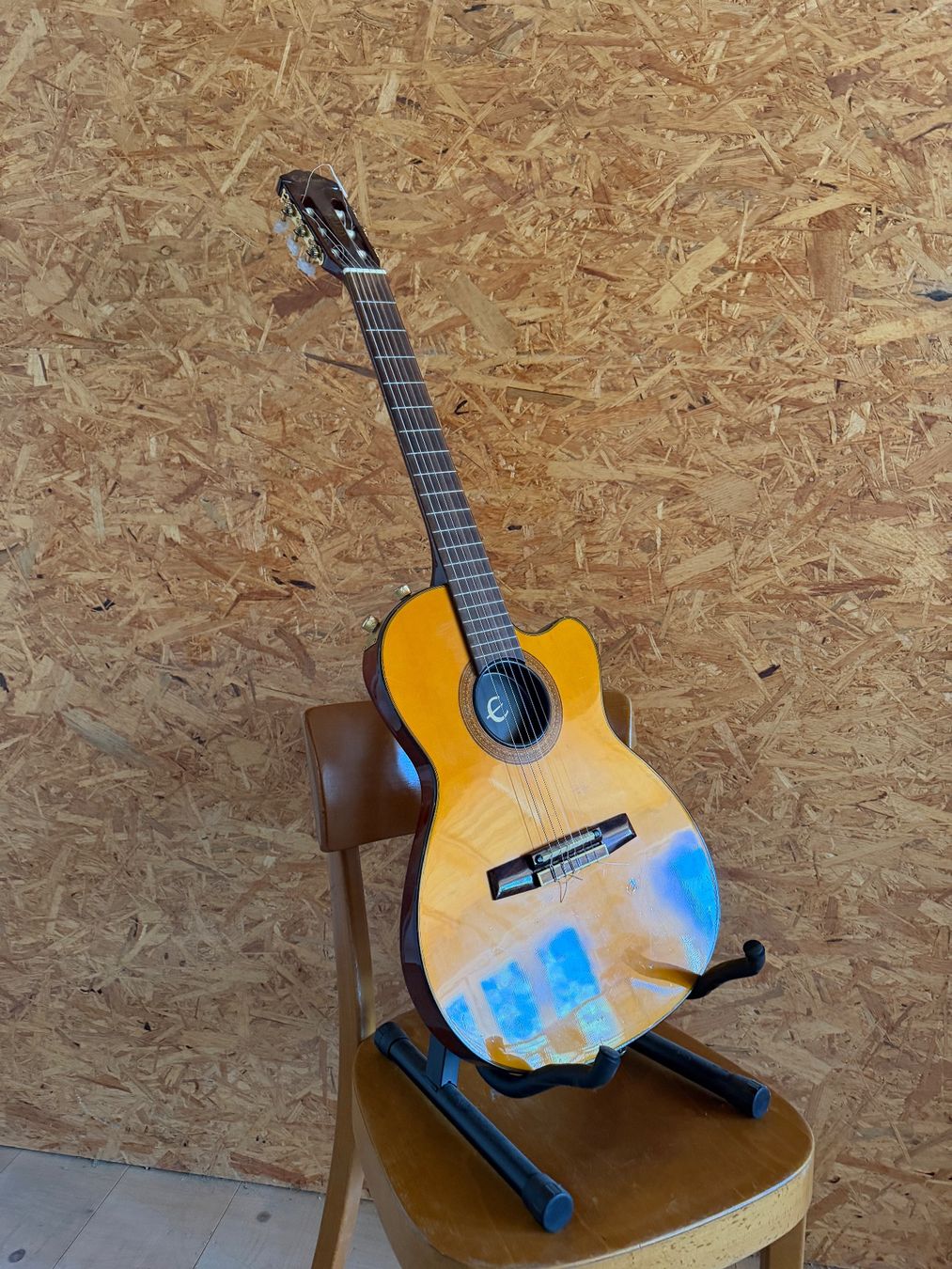 Musikinstrumente: E-Gitarre ab 1.- – Gebraucht aus Grenchen von Design-Outlet 3