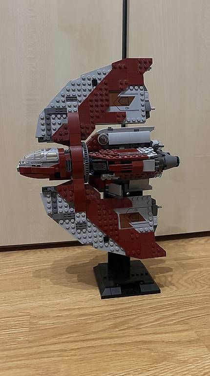 Giocattoli: Lego Star Wars Ahsoka's T6-Shuttle mit Ständer – Usato da Biel-Benken BL venduto da Nick_3j8 1