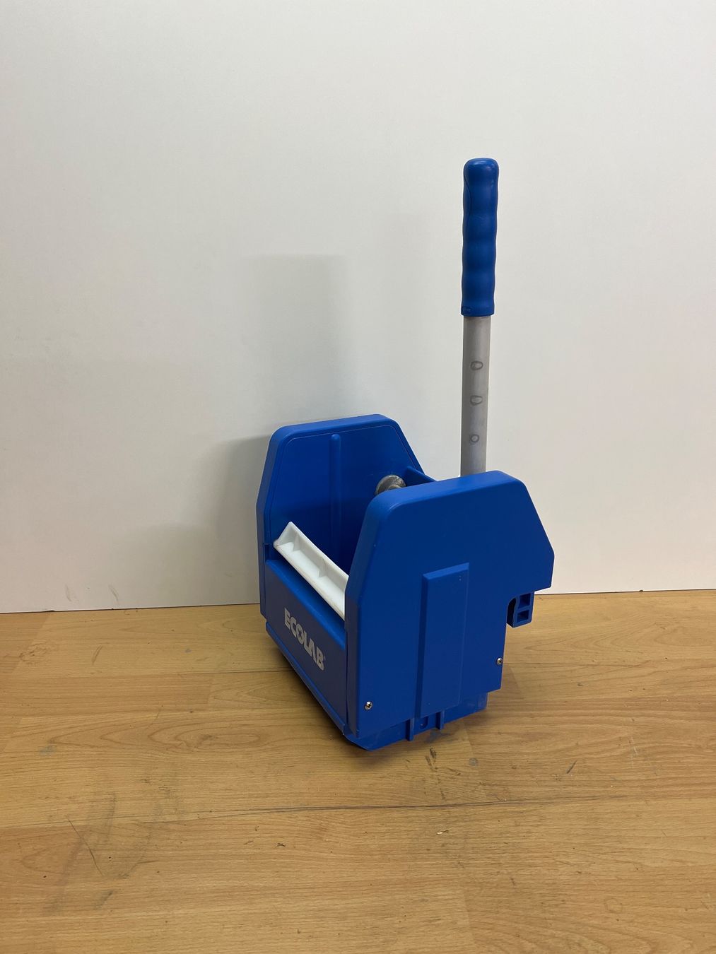 Tous les outils: Ecolab Wischmoppresse Reinigung – D'occasion à Wängi par Hug-9545 1