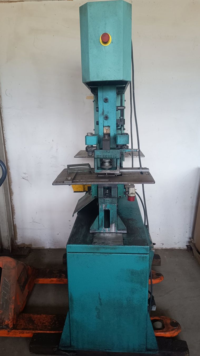 Toutes les machines: Stanze-Schere – D'occasion à Meltingen par raijeg 1