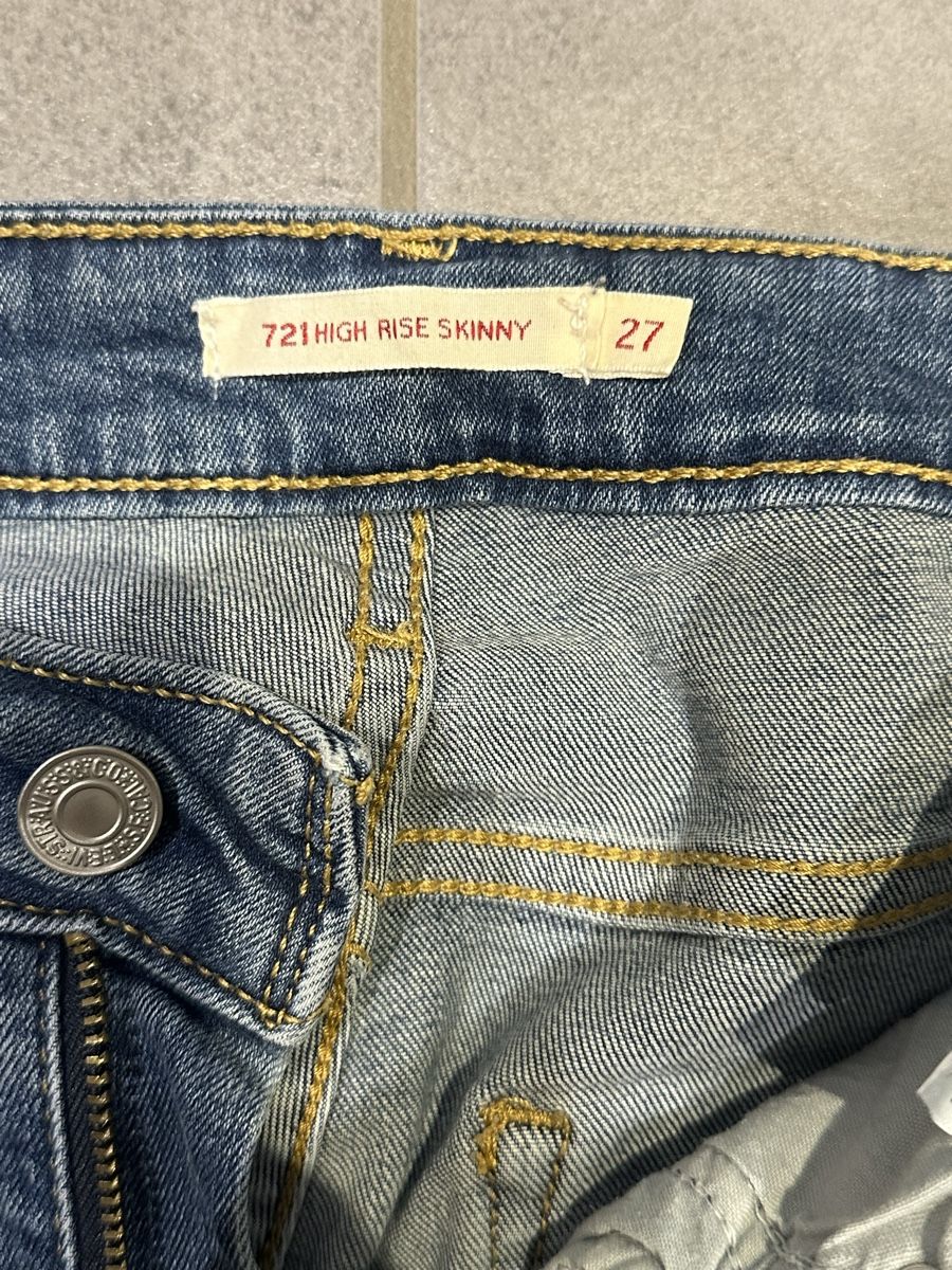 Levi's Jeans: Jeans Levi’s 27/30 – Usato da Enney venduto da pet_qd9b 2