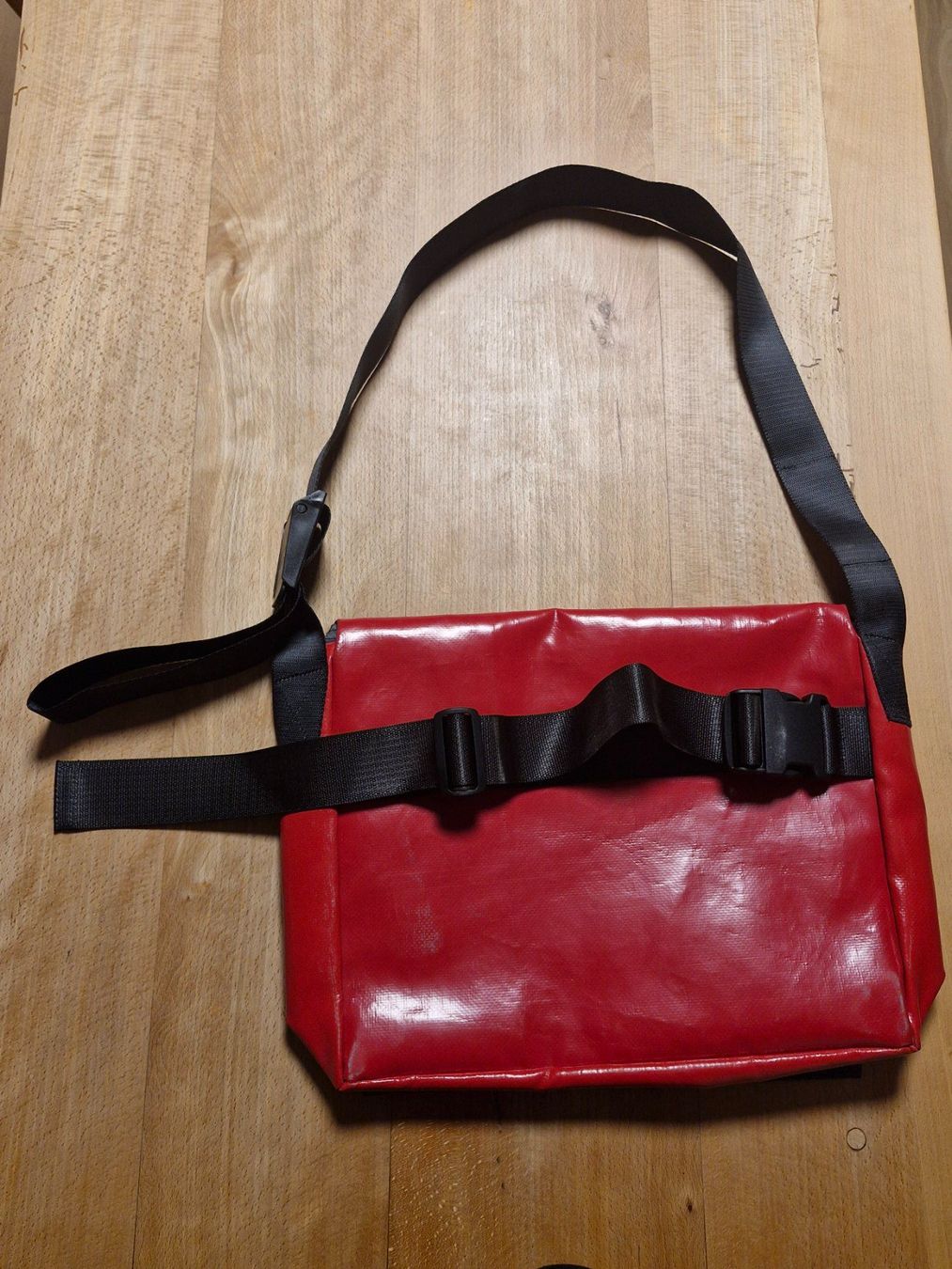 Freitag Borse: Rote Freitag Top Cat Tasche, EINFARB, ungebraucht – Usato da Wiesendangen venduto da enbtracked 1