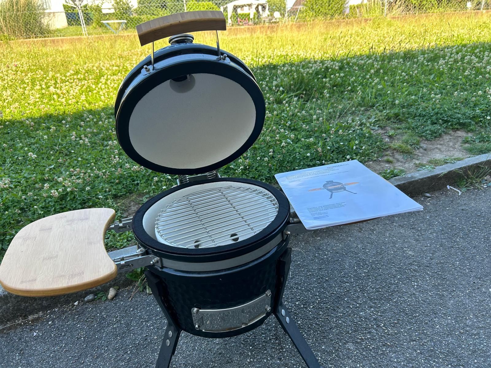Griglie: Keramik Grill KAMADO mit Seitentischen – Usato da Basel venduto da faz_hdd8 2