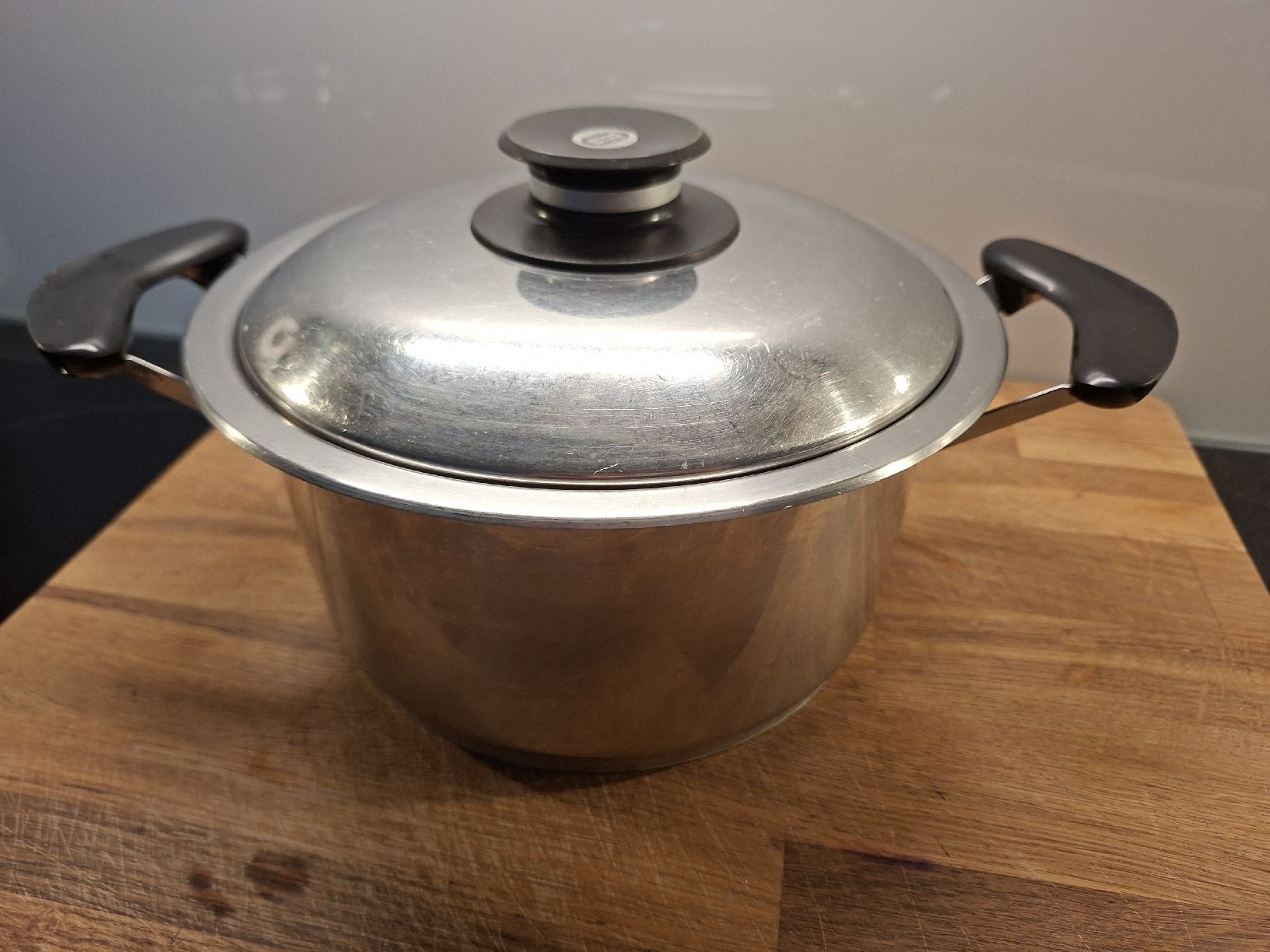 Casseroles: AMC Topf mit Deckel  – D'occasion à Meinisberg par Destiny1972