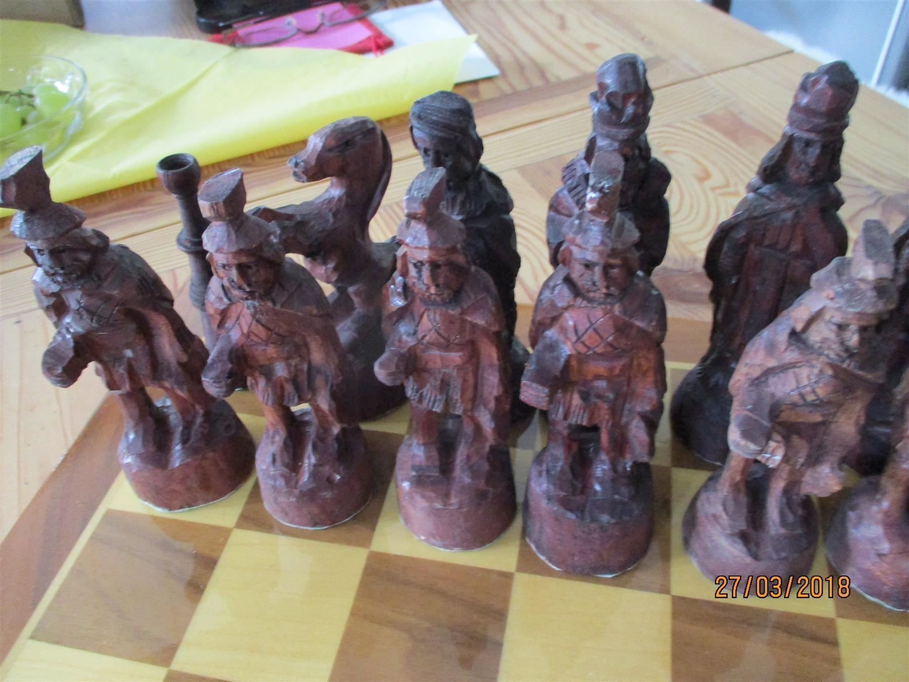 Giochi: Handgeschnitzte Schach Figuren – Usato da Liestal venduto da Disc-Point 4