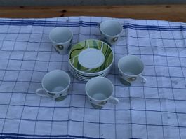 Kaffeegeschirr 5 Tassen mit Untertassen guter Zustand