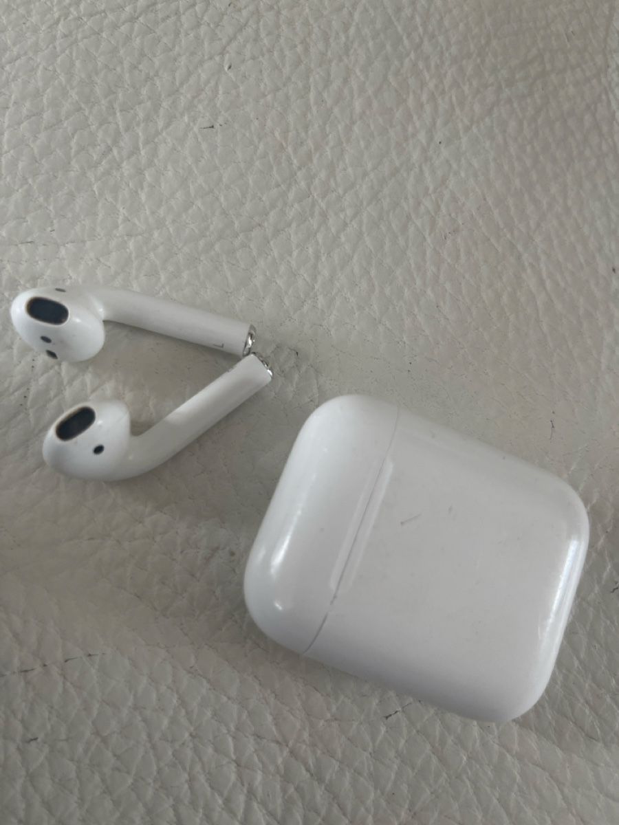 Apple Cuffie: Apple AirPods – Usato da Tägerwilen venduto da Manzy13 1