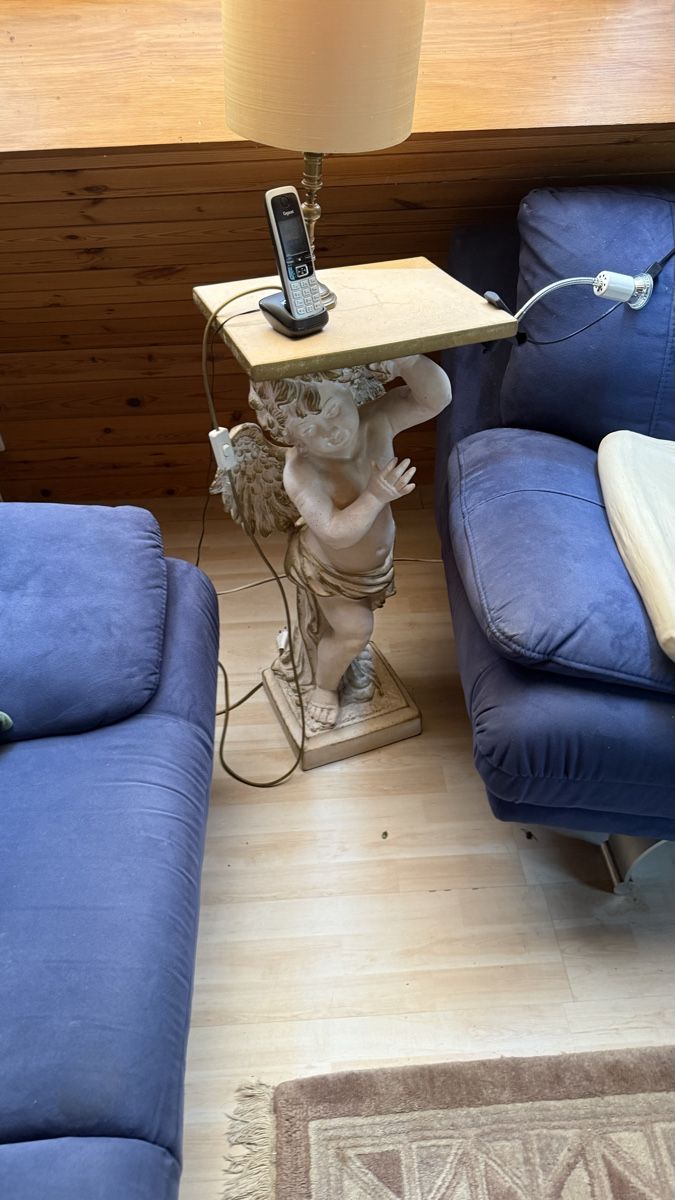 Skulpturen & Statuen: Beistelltisch Engel Putto – Gebraucht aus Basel von dafal4059