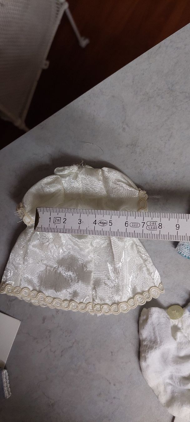 Bambole: viele kleine Puppenkleidchen – Usato da Muri AG venduto da nindo1 9