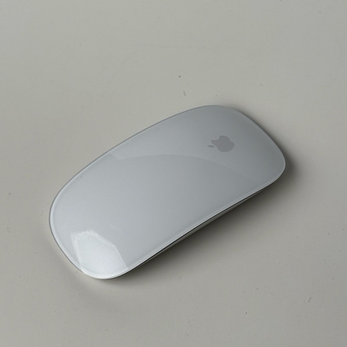 Apple Souris: Apple Magic Mouse 2 (A1657) - Silber – D'occasion à Rümlang par vla_9g7d