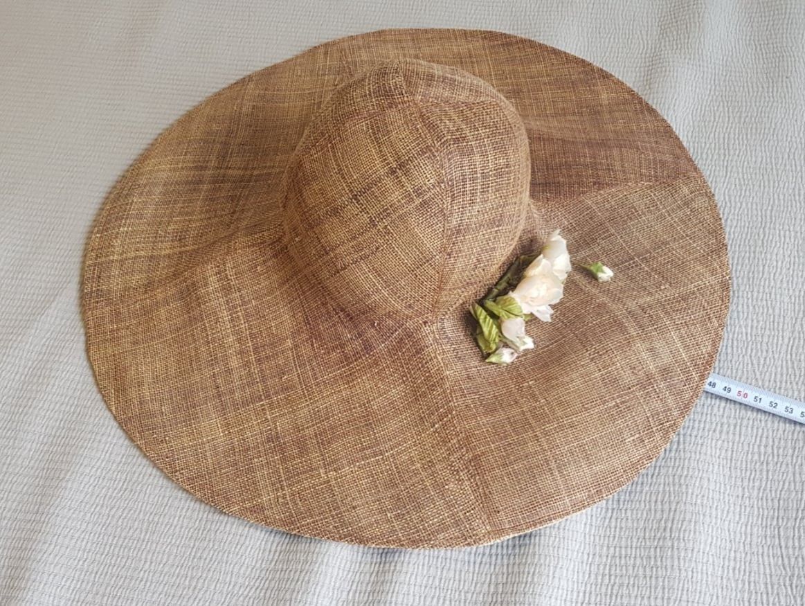 Chapeaux, bonnets & casquettes: Handmade Strohhut, Damen Hut – D'occasion à Gutenswil par Spomi