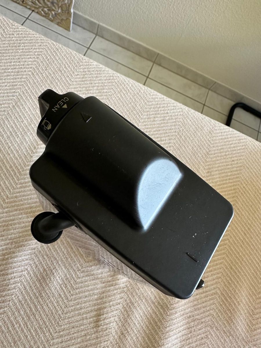 De'Longhi Küchengeräte: Delonghi Coffee Machine Milk Tank - Spare Part! – Gebraucht aus Zürich von mhm_6rhw 4