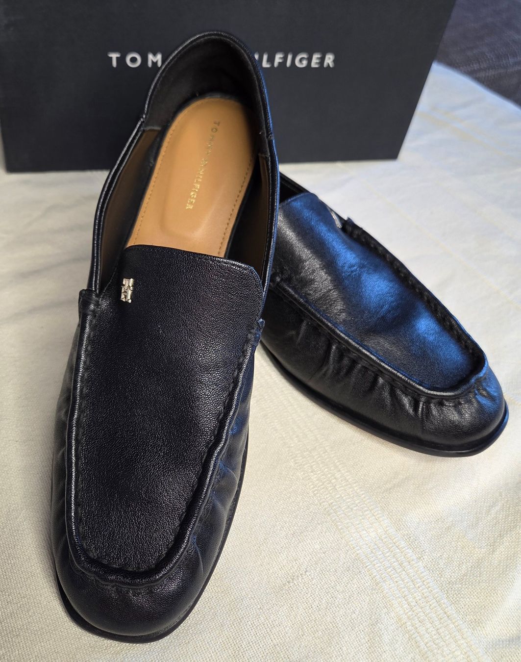 Tommy Hilfiger Damenschuhe: Tommy Hilfiger Loafer – Neu und originalverpackt aus Leissigen von ali_k9v8 1