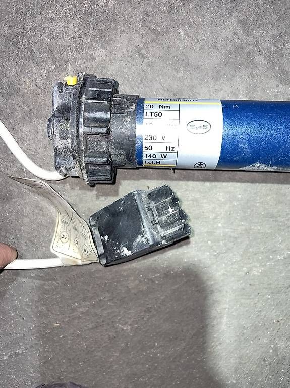 Autres produits électroniques: Moteur Somfy de volet roulant  – D'occasion à Versoix par pet_s9dn