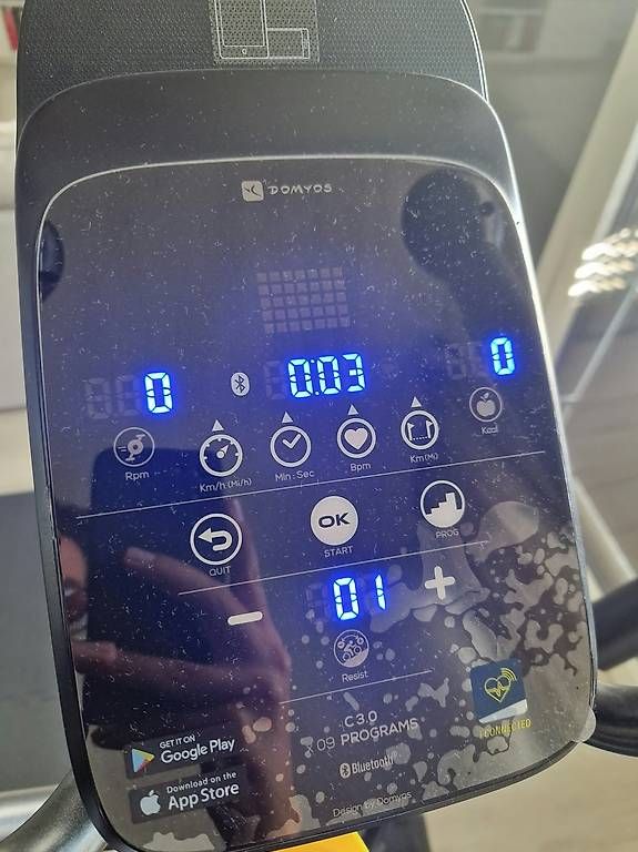Decathlon Hometrainer: Domyos C3.0 Elliptical Cross Trainer  Bluetooth, 9 Programs – Gebraucht aus Richterswil von tor_g5lv 2