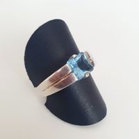 Ring aus 925  Silber mit blauem Stein Lumani Gr 19,2 mm