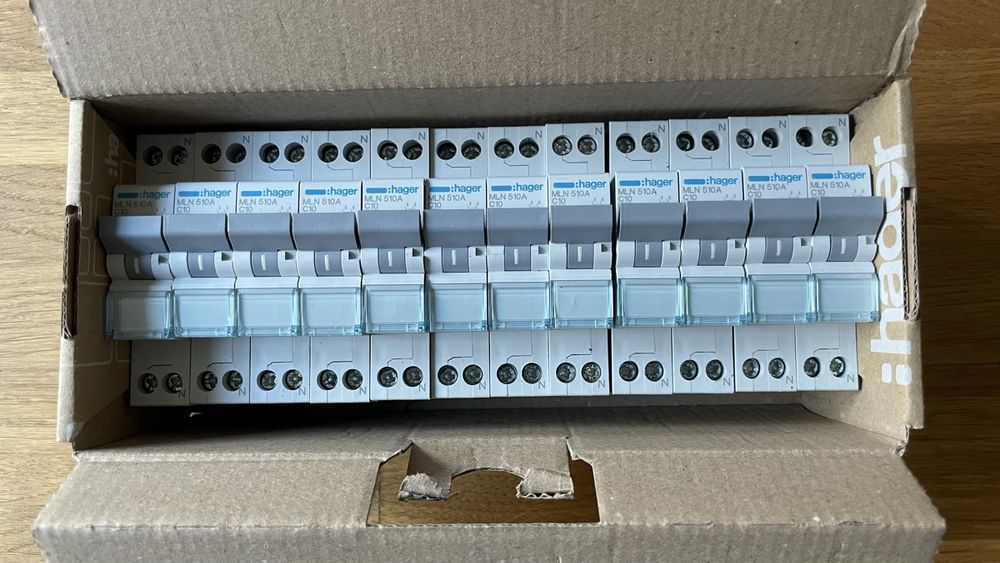 Lot de 12 disjoncteurs Hager - MLN 510A C10 (Gebraucht) in Pontenet für ...