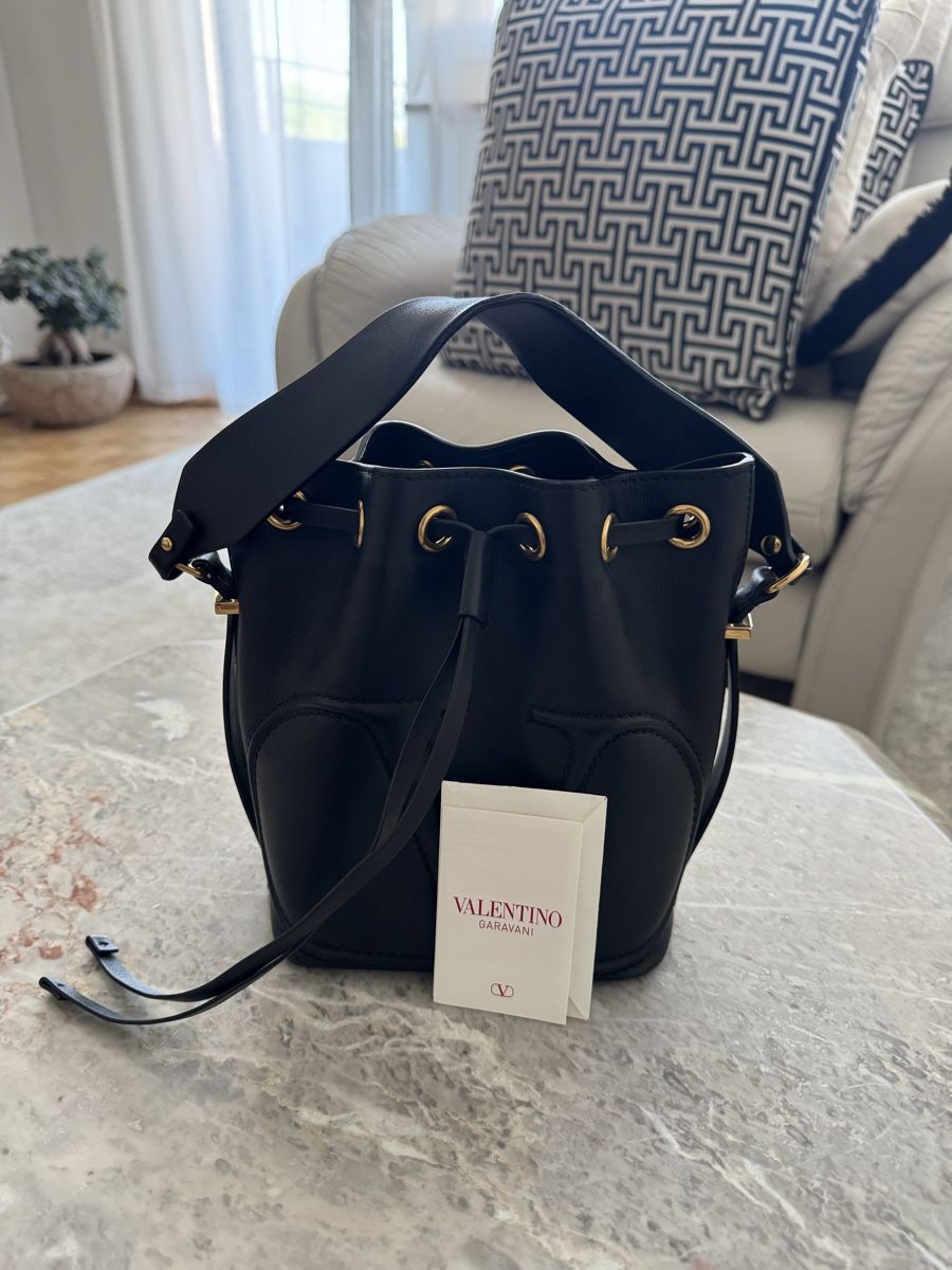 Valentino Borse da donna: Valentino Garavani Bucket Bag – Usato da Zurich venduto da Madame12 3
