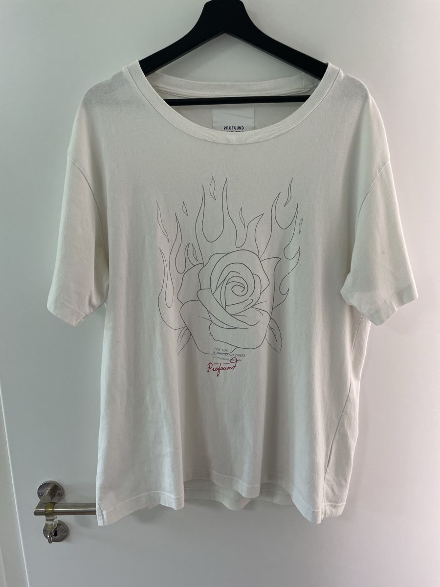 T-shirt: Profound Aesthetic T-Shirt – Usato da Bassersdorf venduto da Joe_56lh