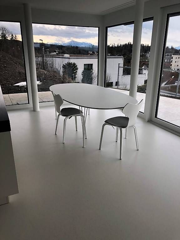 Set di tavolo e panche: Designer Tisch und Stühle – Usato da Rotkreuz venduto da Cgerber2 1